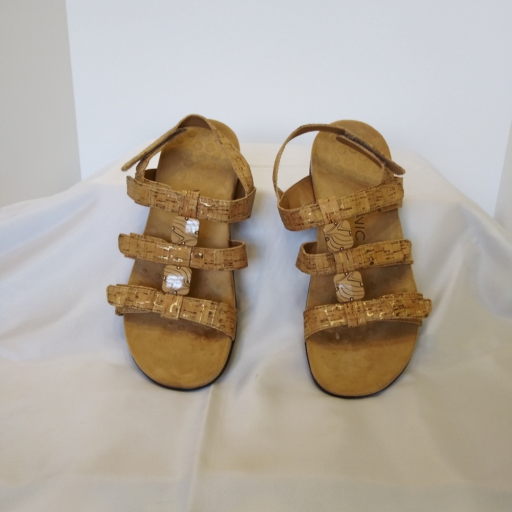 VIONIC strappy sandal